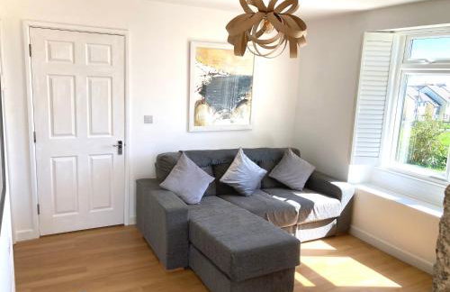 Lovely spacious flat with sea views, sunsets, garden and woodburner - Photo 7