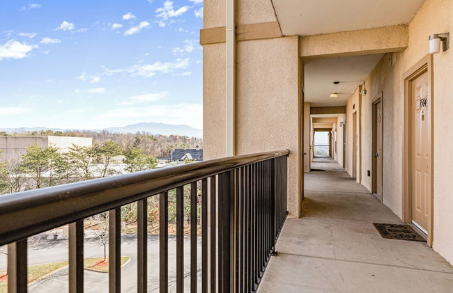 Eagles Landing 1BR Heaven - Photo 43