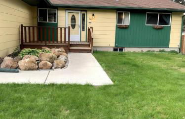 Luxury 6BR Retreat Firepit Foosball Backyard - Foto 6