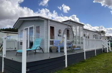 The Lodge - Dog-Friendly Sea View Lodge - Pool available for Long Stays - Foto 6