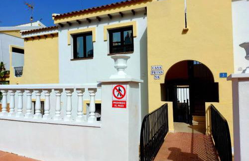 Casa Prins 2-bed apartment with stunning views - Photo 9