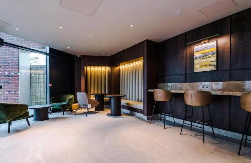 City Penthouse - Roof Terrace & Free Parking - Foto 44