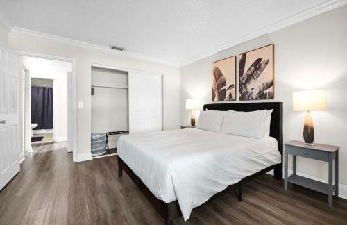 Serene Poolside Getaway Lake Access Parking - Foto 63