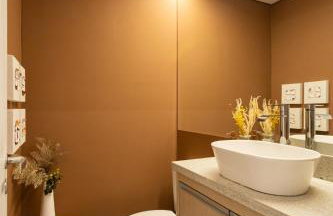 Apto 2qts, Ar Condicionado, Piscina, Churrasqueira, Finamente Mobiliado e Decorado - Foto 7