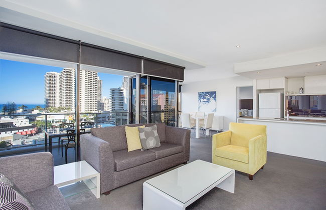 Mantra Circle on Cavill - Photo 46