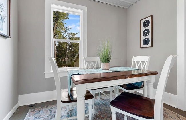 Lazy River Villa - Hottub Fenced Yard Sleeps 11 - Foto 15