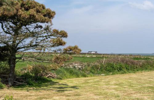 Naut Retreat, The Big Barn - Spacious & cosy cottage, walk to Porthcurno beach, Pedn Vouder & Minack Theatre - Photo 57