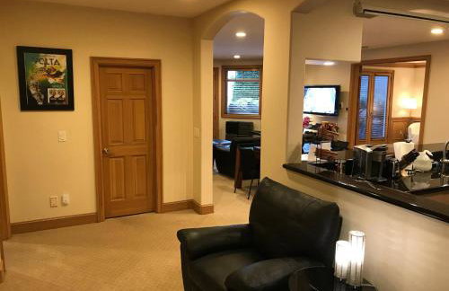 3 bed Lake Sammamish Waterfront + Peloton Bike - Foto 9