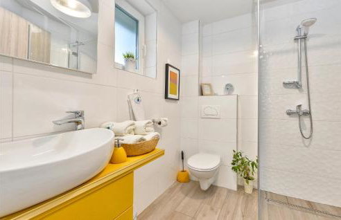 Gorgeous Home In Cresnjevec, Tuhelj - Foto 30