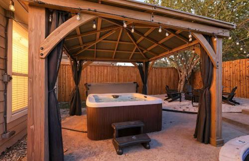 5BD 2BA Vacation Retreat w Pool Hot Tub & BBQ - Foto 41