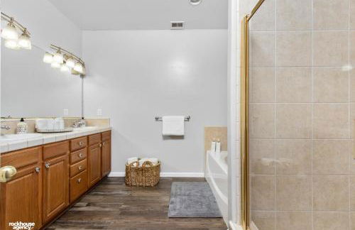 NorthWest Farmhouse - Photo 6