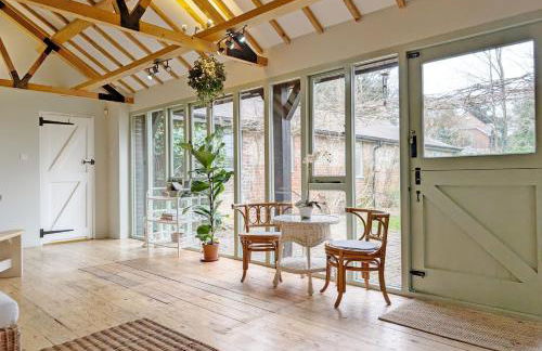 Shires Barn Farmhouse - Westbourne - Photo 41