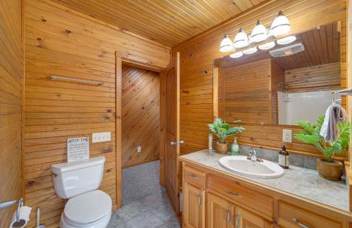 Lake Eufaula Cabin with Hot Tub and Large Deck - Foto 19