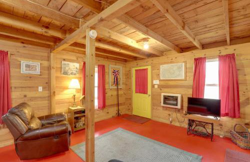 Blue Ridge Hideaway! Cabin with Hot Tub and Views - Foto 5