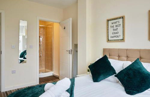 Modern 3-Bedroom Apartment in Central Huddersfield with Free Parking - Foto 16