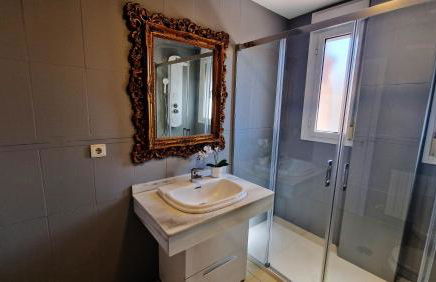 Velez Nazari VILLALOLA - Photo 40