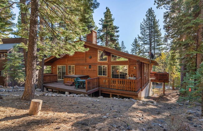 Wolf s Lair by Avantstay Swiss Chalet w Private Hot Tub Access to Northstar Resort Community - Photo 16