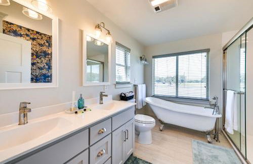 26-Acre Pilot Point Ranch Home with Pool and Mini Golf - Foto 21