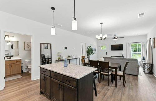 2BR Modern Southern Charm - Foto 6