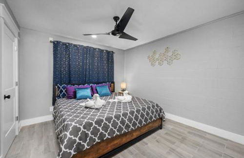 Chic Stay with Free Parking and Fast WiFi - Foto 12