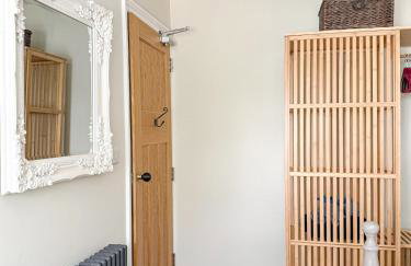 PRIMROSE COTTAGE, Sleeps 5, Stylish Cottage, Central, Close to Beach, shops and restaurants - Foto 33