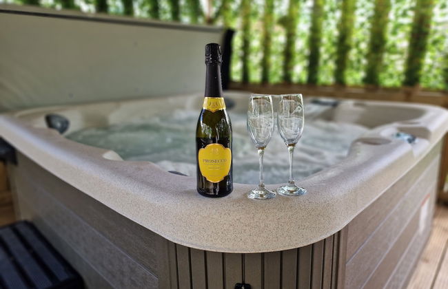 Stunning 1-bed Cottage Near Carlisle With Hot tub - Foto 15