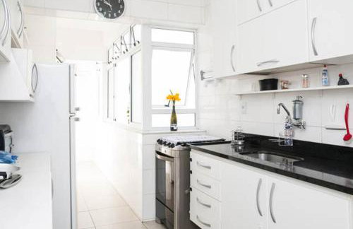 Copacabana Beach Amazing Lux 2 Bedroom Apartment - Photo 37