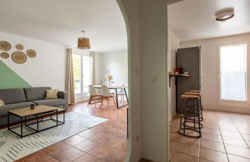 L'Oasis - Duplex - Parking Privé Gratuit - Terrasse Privée - 10mn RERD-T12 - 2 bedrooms - De 1 à 6 personnes - Shopping Mall - Primark - Piscine - Patinoire - Théâtre - Cinéma - Bibliothèque - Foto 24