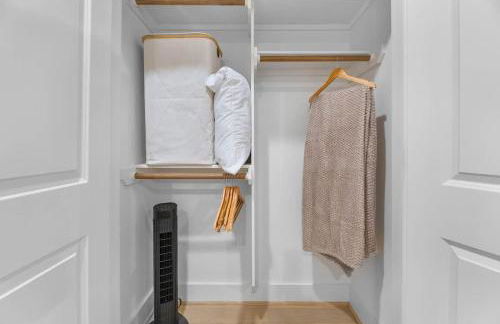 Downtown Oasis Rooftop with Skyline View - Foto 33