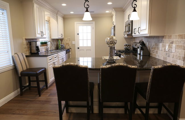 Upscale 6 Bed, 5 Ba, New Pool W/jacuzzi, 1/2 Mile Walk to Disney - Foto 15