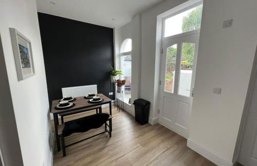 Modern 2 bedroom beach house - Photo 12