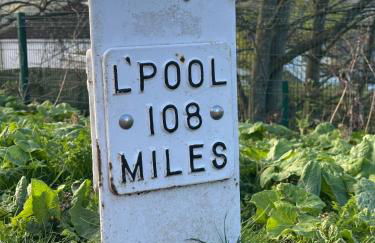 Canalside walks Riddlesden Local to Skipton Ilkley Haworth & Keighley Worth Valley Railway - Foto 40