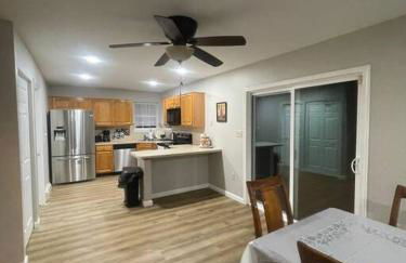 Quiet Private House w Hot Tub/Fire pit/Games - Foto 76