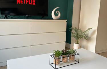 Super-King Bed Studio Apartment in Central Northampton - Photo 6