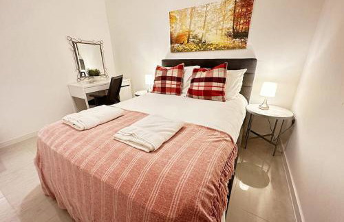 Walnut Flats-F2, 3-Bedroom with Garden & Patio - AC, Parking, Netflix, WIFI - Close to Oxford, Bicester & Blenheim Palace - Foto 2