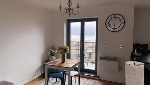 Beach Front APT with Stunning Sea View - Foto 2