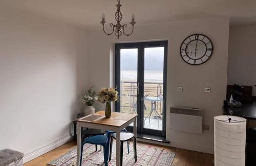 Beach Front APT with Stunning Sea View - Foto 2