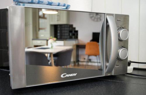 London Road Villa - Free Netflix, Private Parking, WiFi & Private Garden - Photo 21