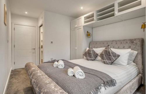 3-Bed, 2-Bath Wembley Apartment with Free Parking - Foto 43