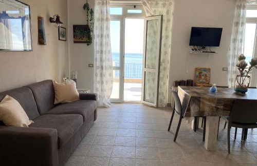 Villa GLORIA intero alloggio sulla spiaggia 8 posti letto 15 minuti da Palermo e 35 da Cefalu - Foto 2