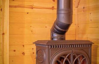 Cabin #6 Bobcat Bunkhouse - Pet Friendly - King Bed - Sleeps 4 - Photo 7