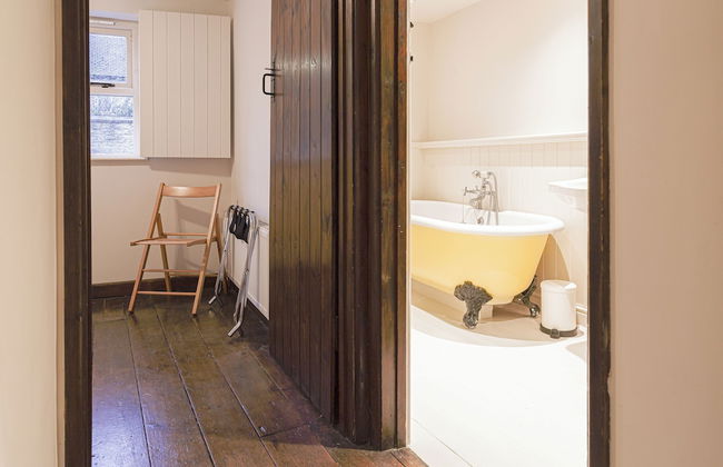 Honeypot Cottage-Lovely Bolthole in Stow - Photo 29