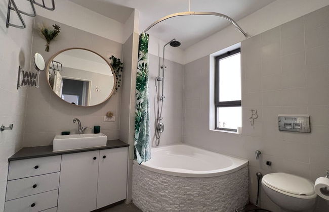 Design & Balcony in City Center by FeelHome - Foto 27