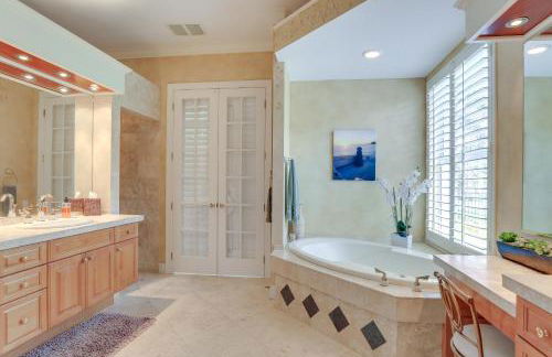 Luxe Bayfront Sarasota Home Rental Pool, Lanai! - Foto 18