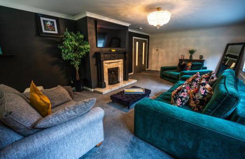 FAMILY FRIENDLY, HOT TUB, Fire Pit, Spacious & Modern - Foto 9