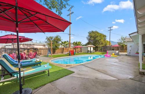 Sleeps 12 - Hot Tub - Pool - Game Room & Fire Pit! - Foto 45