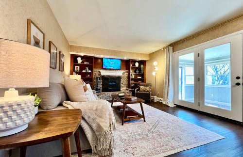 All the Vibes Poolside in Trenton - Foto 49