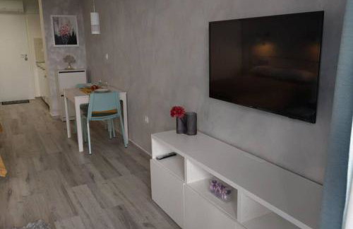 MARIA, Modern studio apartment with private parking - Photo 22
