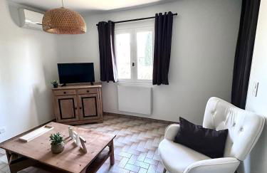 Les Grillons Maison cozy avec grand jardin - Foto 5