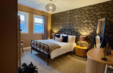 Cochrane House - Photo 1